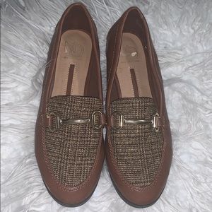 Dress shoes